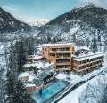 Skifahrer am Gletscher im Ötztal