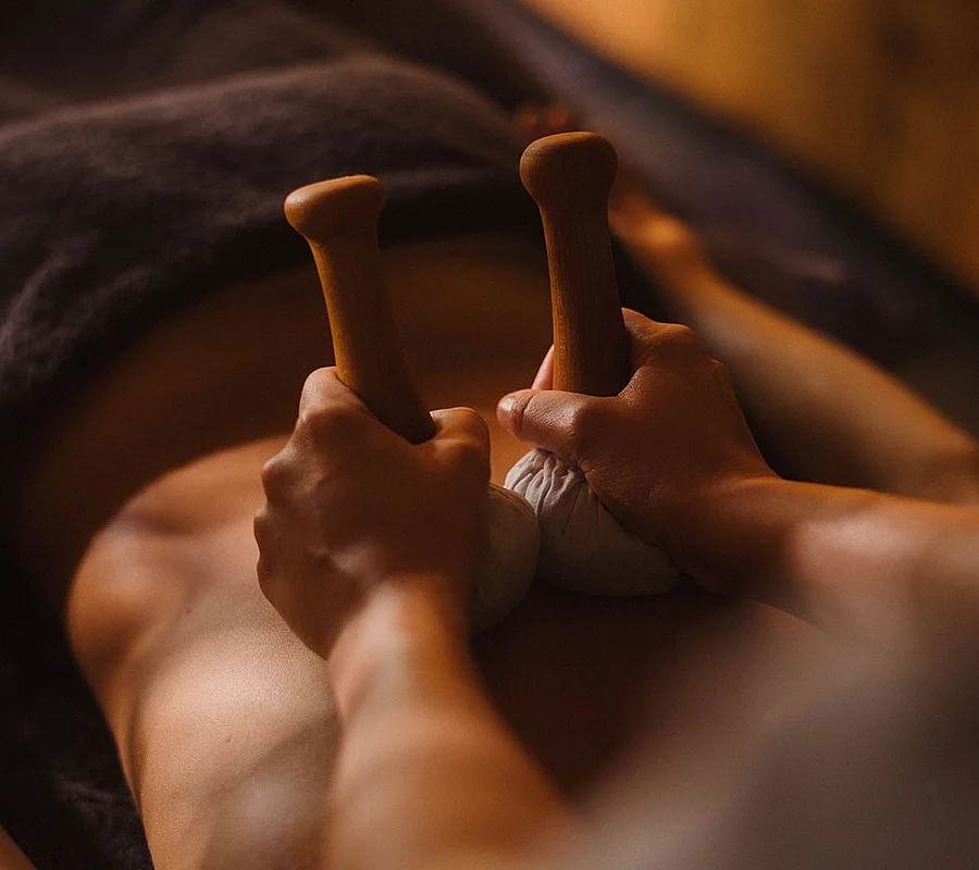 Massagen & Anwendungen